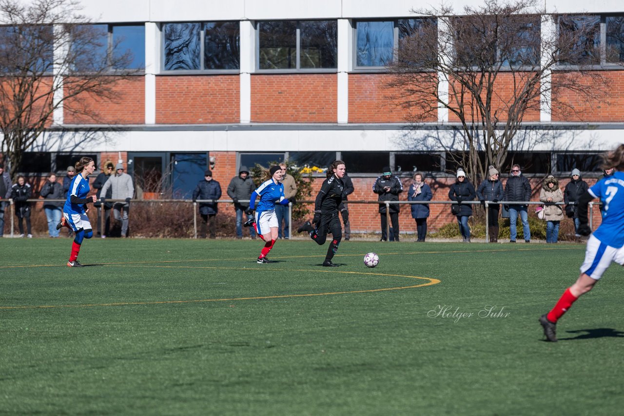 Bild 277 - B-Juniorinnen Halbfinale SVHU - Holstein Kiel : Ergebnis: 3:0